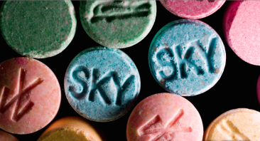 Psicoterapia com MDMA pode ser legalizada em 2021.